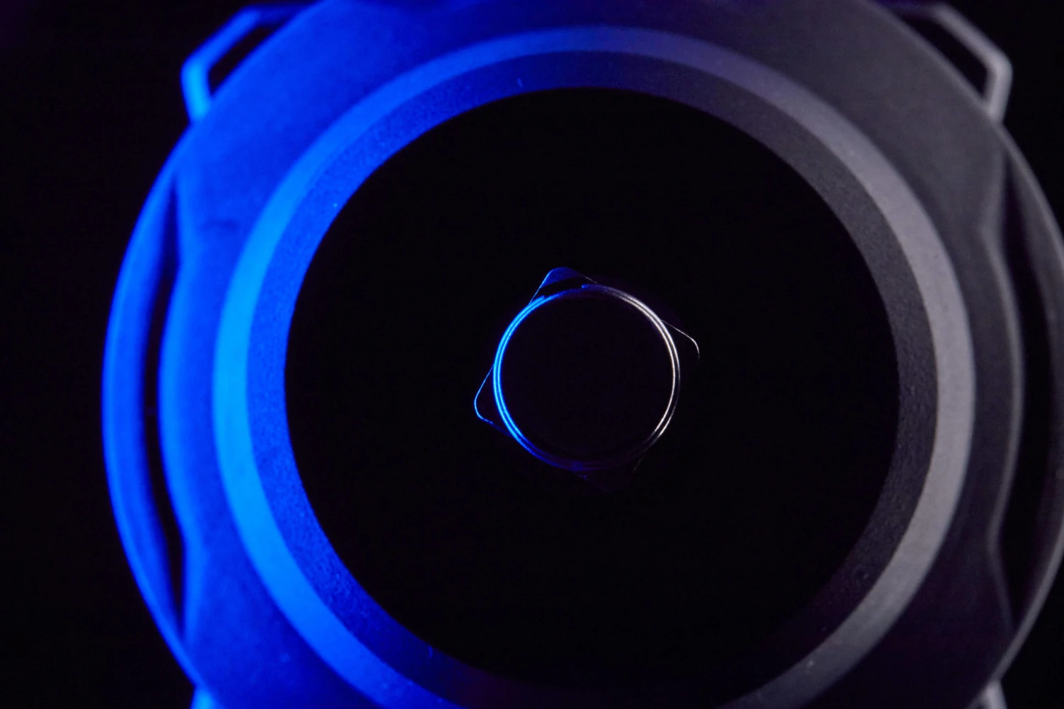 Kobalt Impact Wrenches 24-Volt XTR Variable Speed Brushless 1/2-in Drive Cordless Impact Wrench (1-Battery Included) 3 Kobalt Impact Wrenches 24-Volt XTR Variable Speed Brushless 1/2-in Drive Cordless Impact Wrench (1-Battery Included) - Image 3