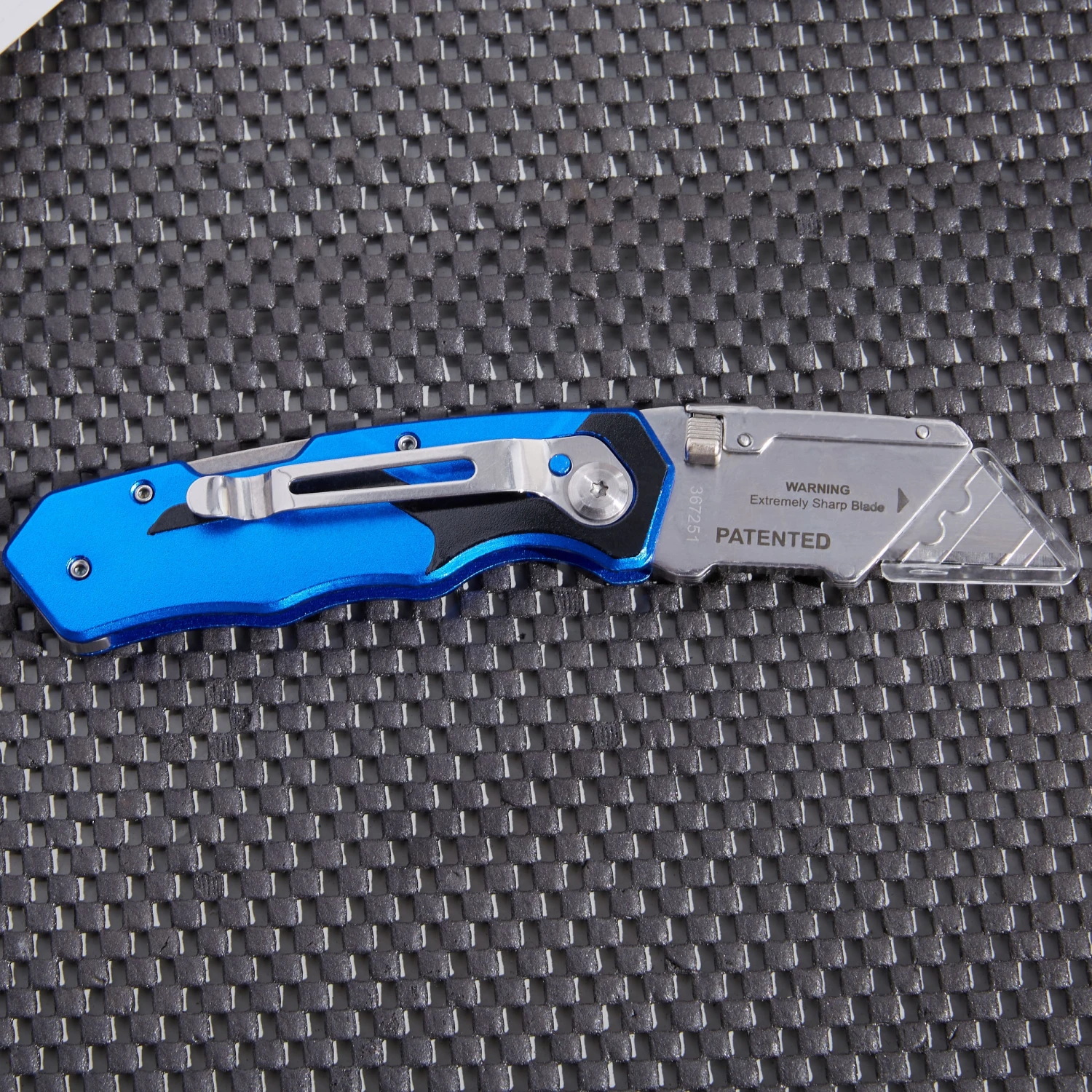 Kobalt Utility Knives 11-Blade Folding Utility Knife 3 Kobalt Utility Knives 11-Blade Folding Utility Knife - Image 3