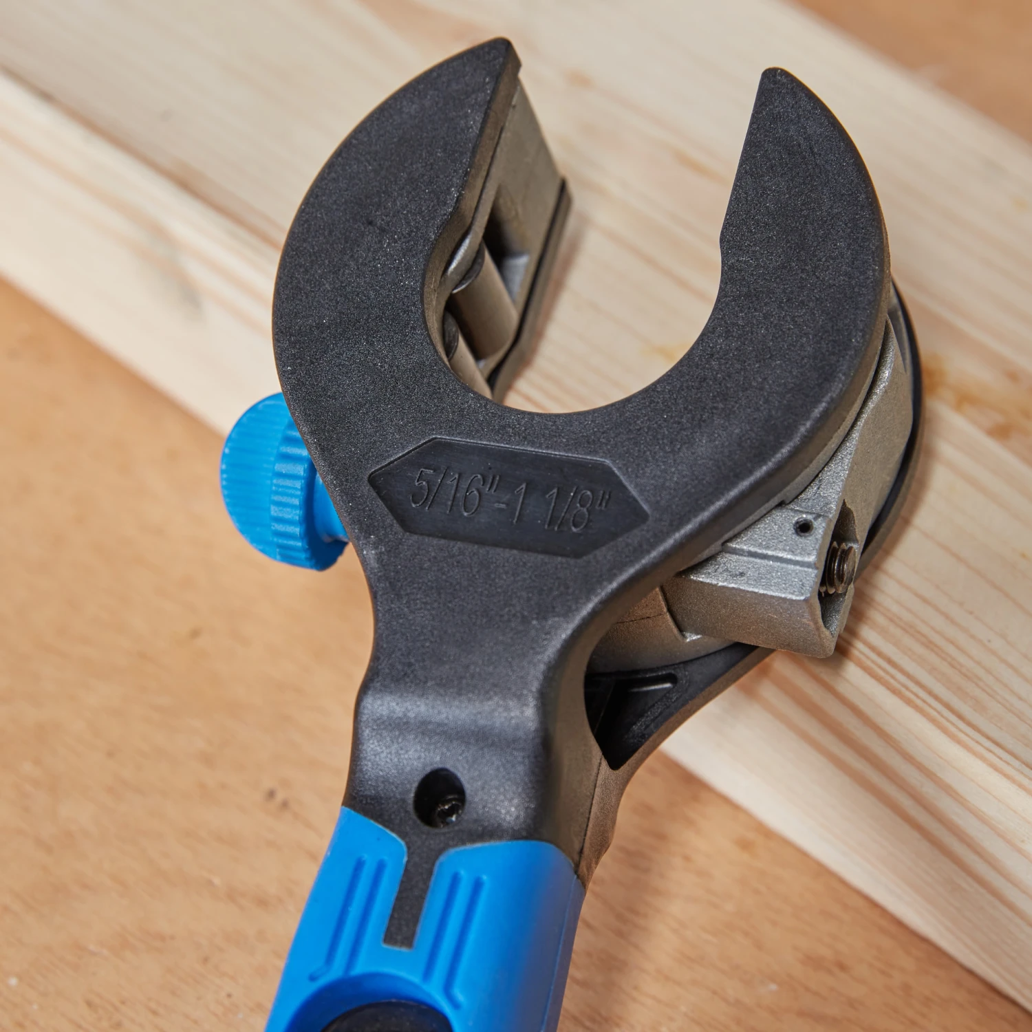 Kobalt Pipe Cutters 1-1/8-in Copper Tube Cutter 4 Kobalt Pipe Cutters 1-1/8-in Copper Tube Cutter - Image 4